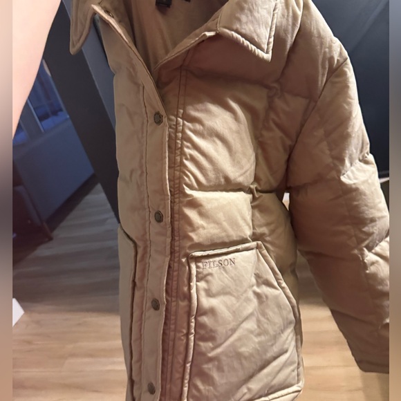 Filson Women’s Waxed Down Insulated Barn Coat - Picture 4 of 8